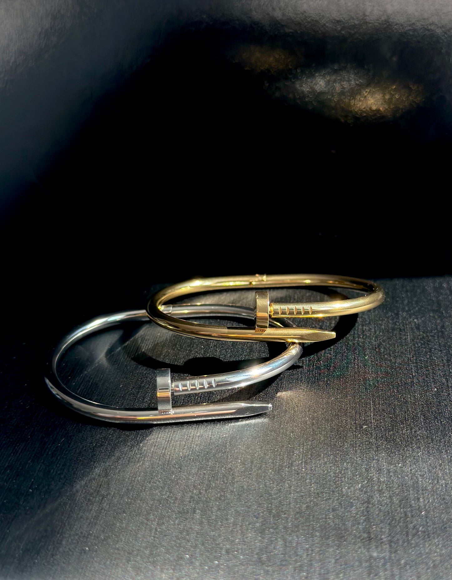 Aurora bangle