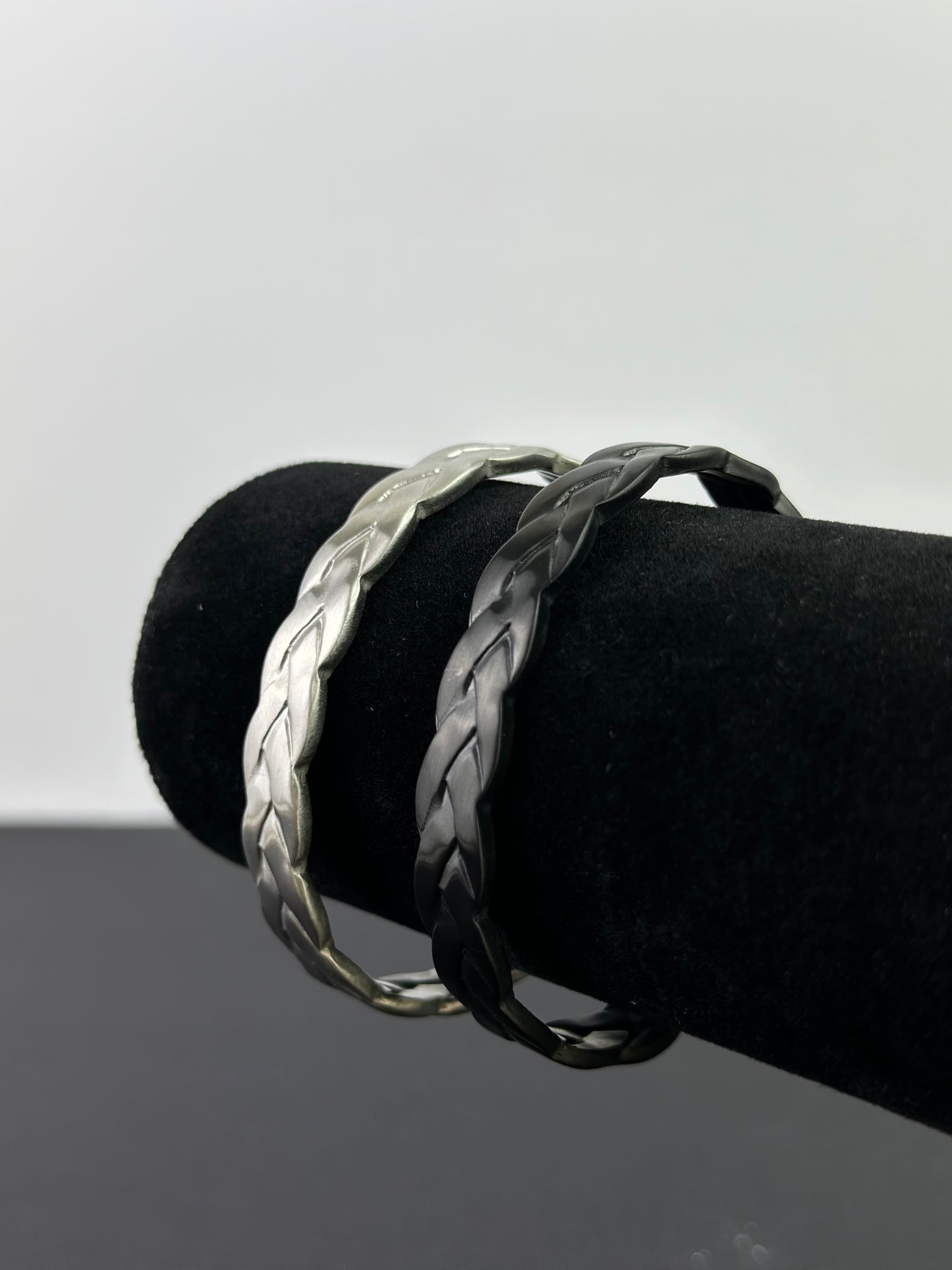 Twist bangle